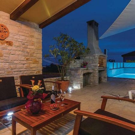 Luxury Apartment Alba With Pool Канфанар Екстер'єр фото